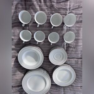 Noritake 5 piece, 8 place settings White Scapes “Stoneleigh” NWOT
